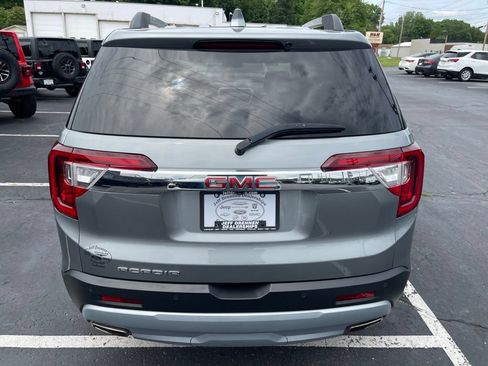 Used 2023 GMC Acadia SLE w/ Driver Convenience Package FWD image 6