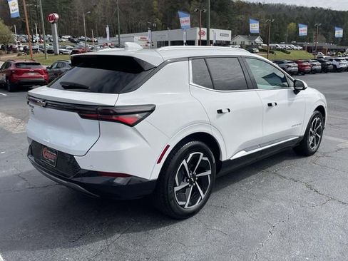 Certified 2025 Chevrolet Equinox EV LT image 4