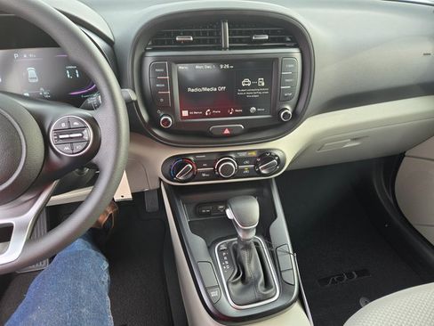New 2025 Kia Soul LX image 2