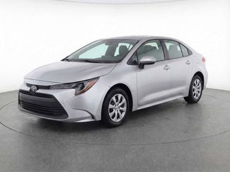 Used 2025 Toyota Corolla LE video 1