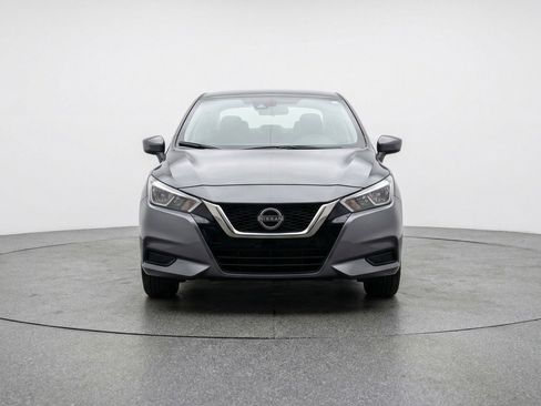Used 2025 Nissan Versa SV FWD image 2