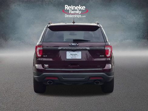 Used 2018 Ford Explorer XLT w/ Equipment Group 202A AWD/4WD image 6
