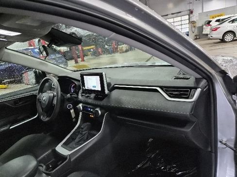 Used 2023 Toyota RAV4 LE FWD image 11