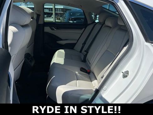 Used 2018 Honda Accord EX image 15