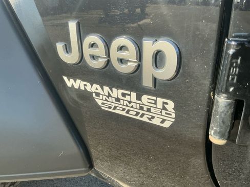 Used 2018 Jeep Wrangler Unlimited Sport S image 17