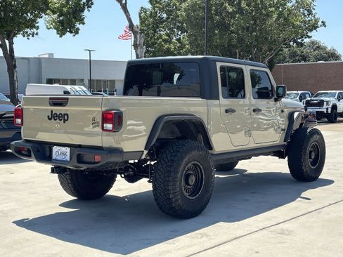 Used 2022 Jeep Gladiator Sport AWD/4WD image 3