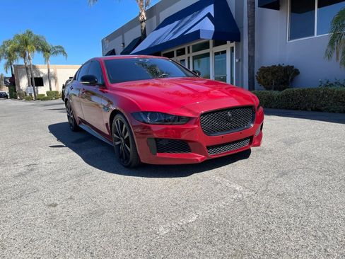 Used 2019 Jaguar XE Landmark Edition RWD image 4