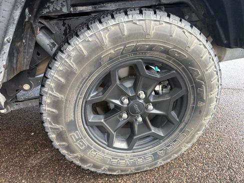 Used 2021 Jeep Gladiator Sport AWD/4WD image 7
