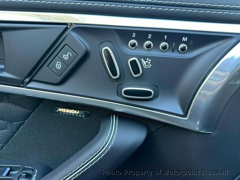 Used 2019 Jaguar F-TYPE SVR image 24