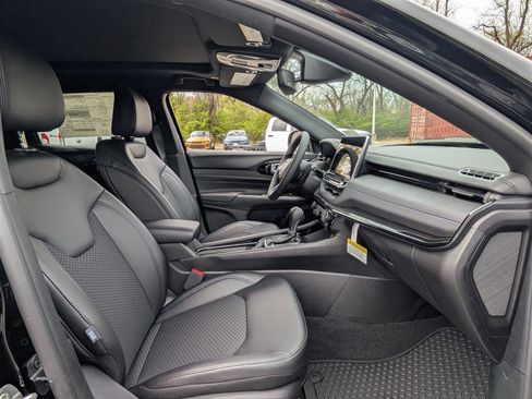 New 2025 Jeep Compass Latitude w/ Sun & Sound Group image 6