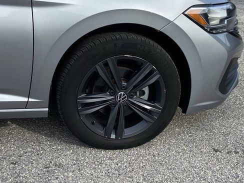 Used 2022 Volkswagen Jetta SE image 12