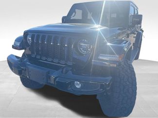 Used 2021 Jeep Gladiator Overland video 2