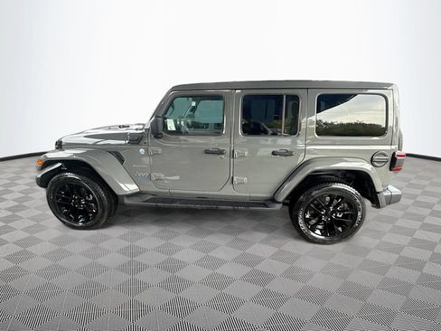 Used 2023 Jeep Wrangler Unlimited Sahara w/ Cold Weather Group AWD/4WD image 9