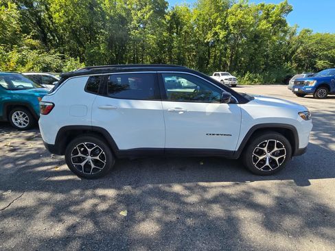 Used 2024 Jeep Compass Limited AWD/4WD image 9