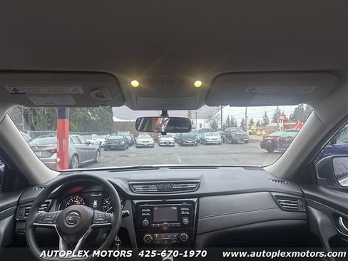 Used 2017 Nissan Rogue S image 15