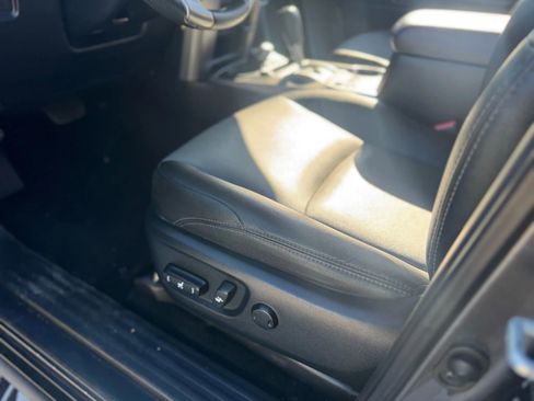 Used 2018 Toyota 4Runner SR5 Premium image 17