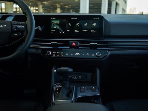 New 2026 Kia Sportage EX w/ EX Panorama Roof Package image 17