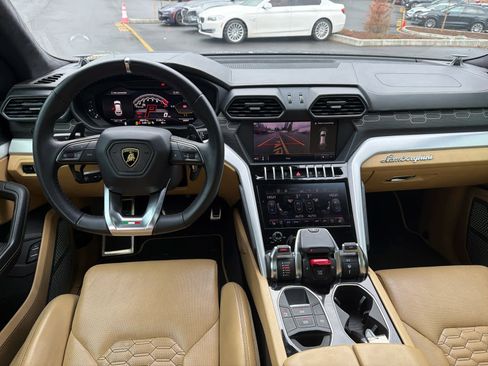Used 2019 Lamborghini Urus image 6