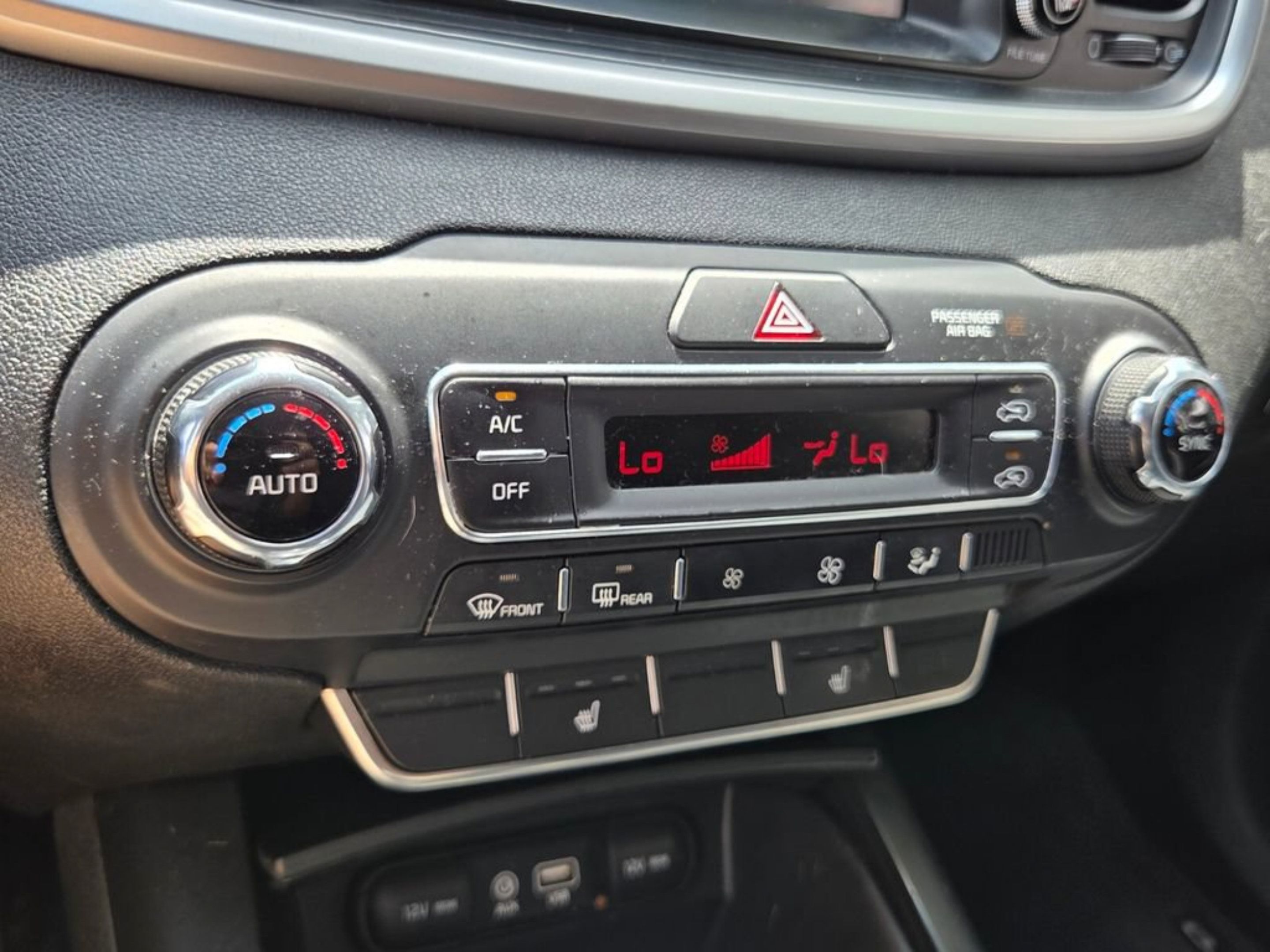 Used 2020 Kia Sorento LX w/ LX I4 Convenience Package AWD/4WD image 24