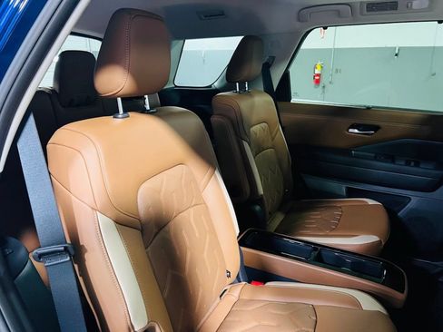 New 2026 Nissan Pathfinder Platinum FWD image 30