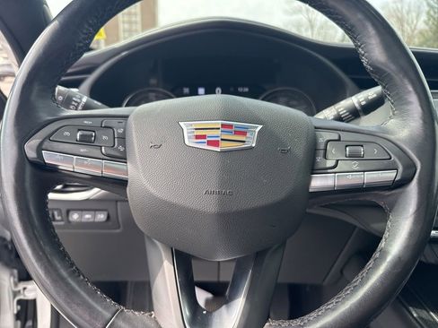 Used 2022 Cadillac XT4 Premium Luxury w/ Technology Package AWD/4WD image 21