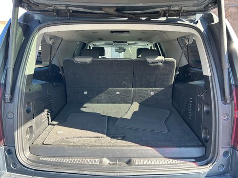 Used 2020 Chevrolet Suburban LT AWD/4WD image 25