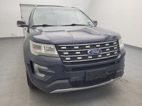 Used 2017 Ford Explorer XLT image 14