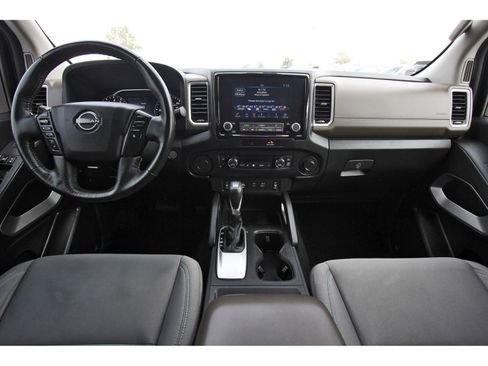 Used 2022 Nissan Frontier SV image 12