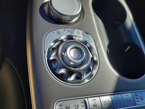 Used 2024 Genesis GV60 Advanced image 15