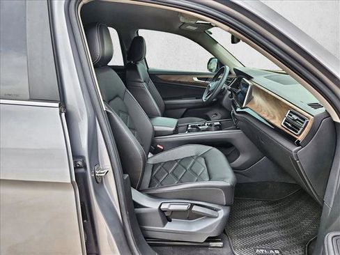 Used 2024 Volkswagen Atlas SE FWD image 27