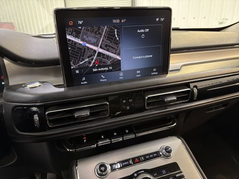 Used 2023 Lincoln Aviator 2WD w/ Premium Package image 19