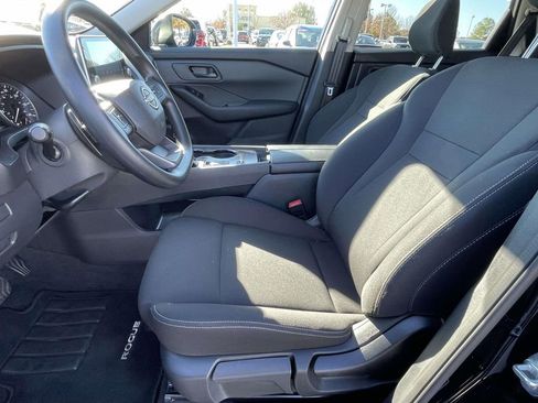 Used 2025 Nissan Rogue S image 12