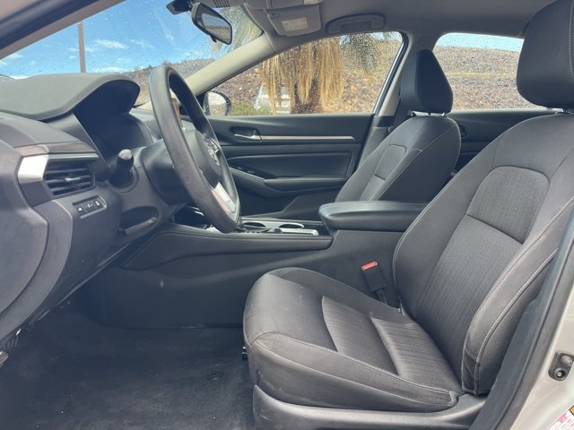 Used 2023 Nissan Altima 2.5 SV FWD image 2