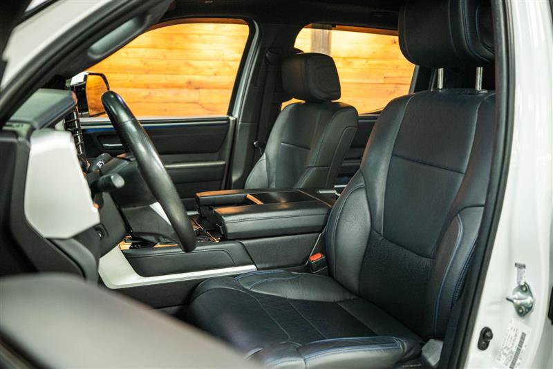 Used 2024 Toyota Tundra Platinum AWD/4WD image 9
