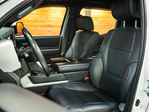 Used 2024 Toyota Tundra Platinum AWD/4WD image 9