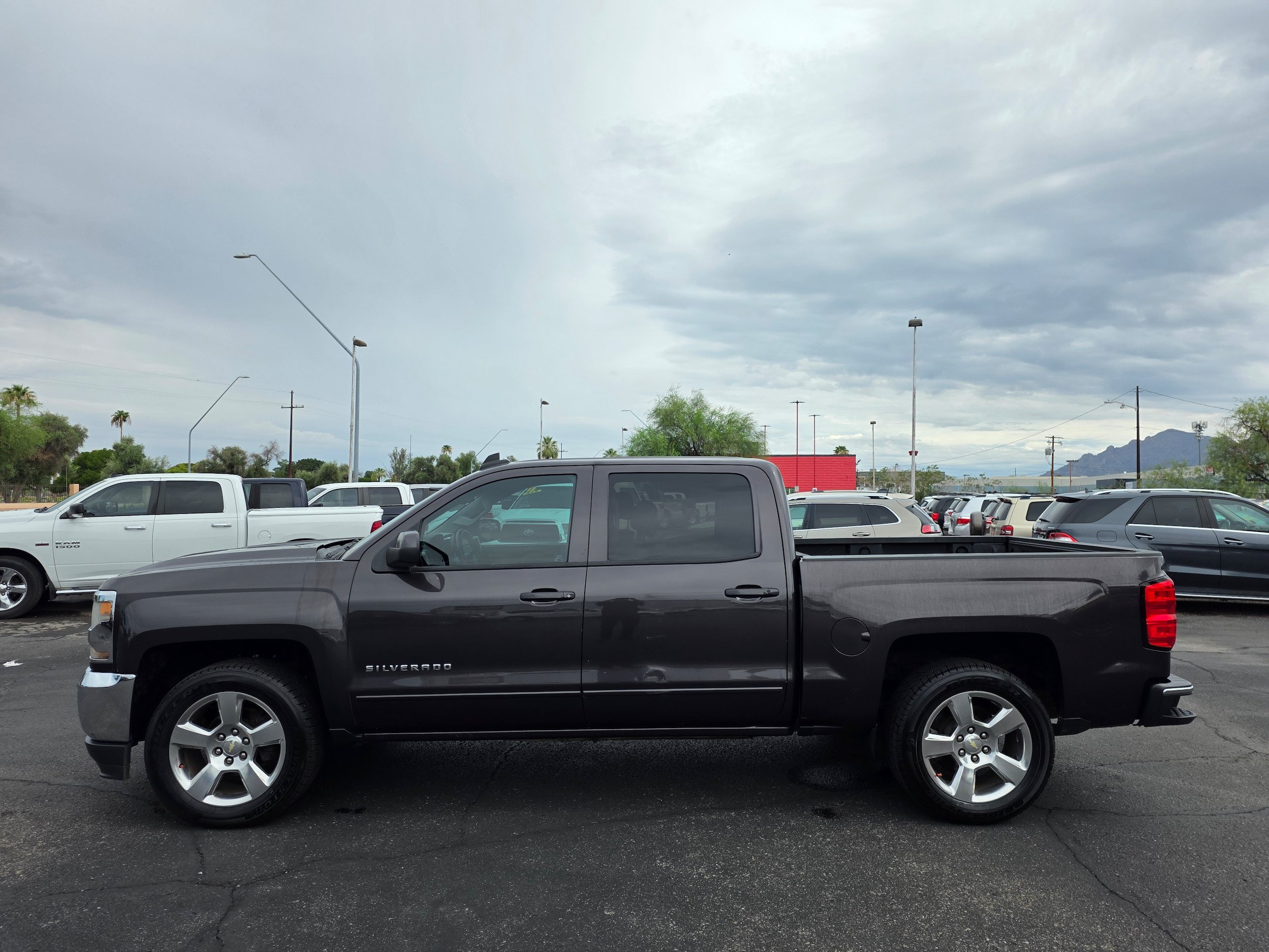 Used 2016 Chevrolet Silverado 1500 LT w/ All Star Edition RWD image 2