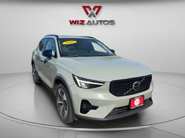 Used 2023 Volvo XC40 B5 Plus w/ Driver Assist Package AWD/4WD image 7