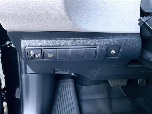 Certified 2025 Toyota Corolla LE image 31