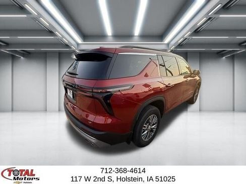 Used 2024 Chevrolet Traverse LT w/ LPO, Floor Liner Package FWD image 8