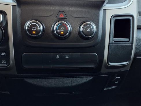 Used 2016 RAM 1500 Classic SLT image 15