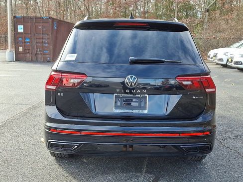 Used 2022 Volkswagen Tiguan SE R-Line image 5