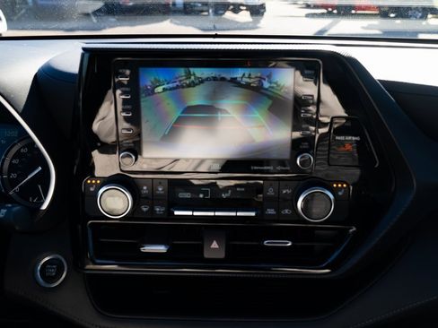 Used 2021 Toyota Highlander XSE image 15