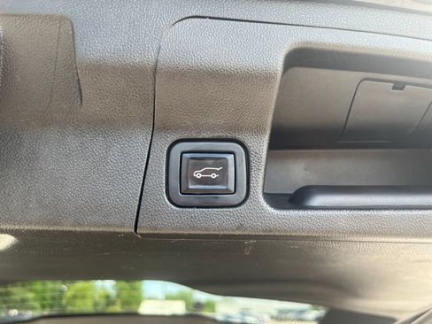 Used 2023 GMC Acadia Denali w/ Black Diamond Edition AWD/4WD image 10