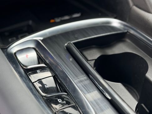 Used 2024 Buick Enclave Premium image 17