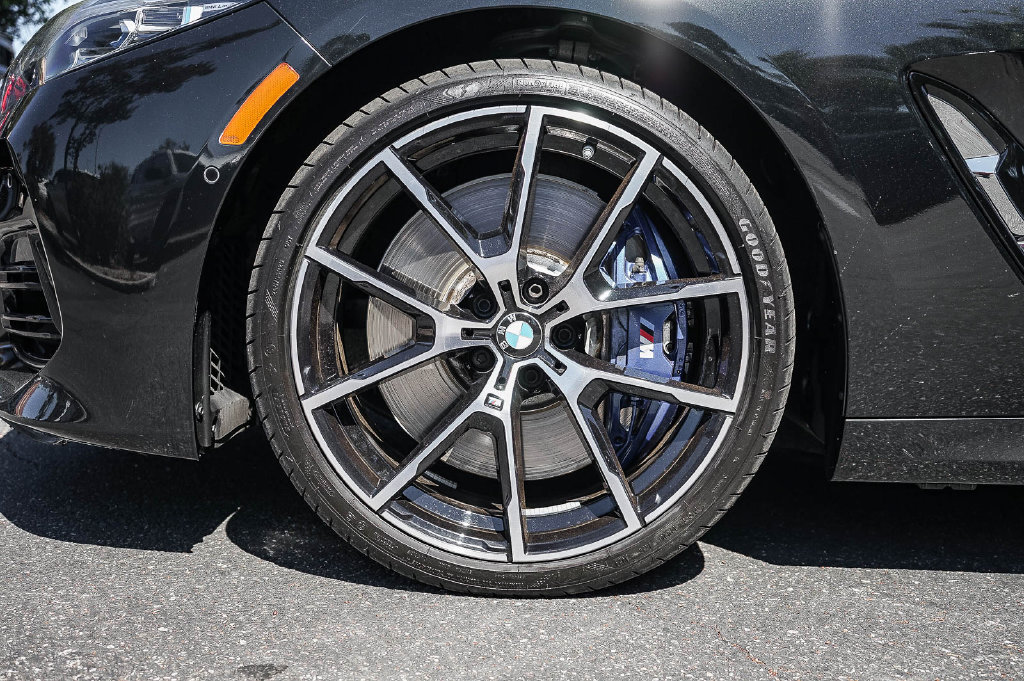 Used 2026 BMW M850i xDrive w/ M Carbon Exterior Package AWD/4WD image 9