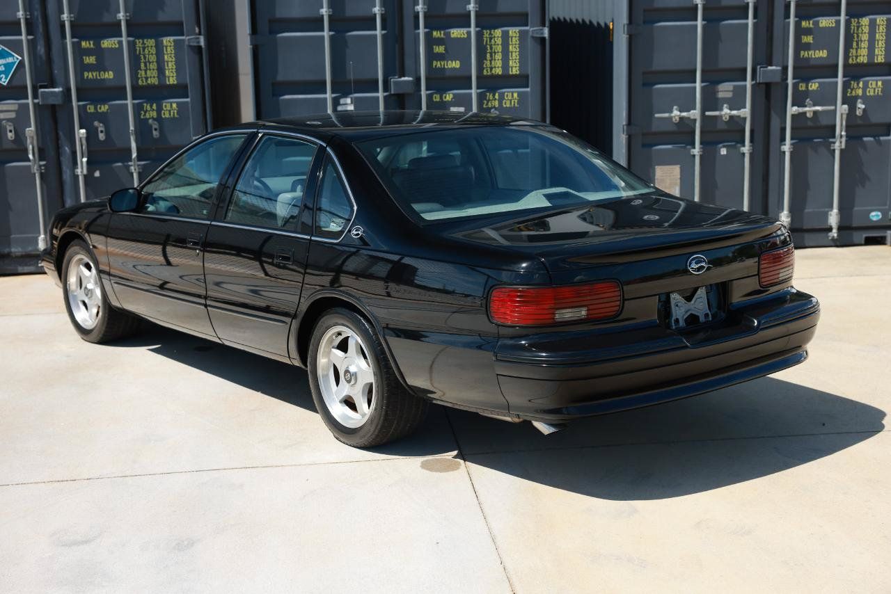 Used 1996 Chevrolet Caprice SS RWD image 5