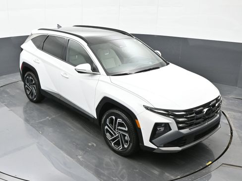Certified 2025 Hyundai Tucson Limited image 30