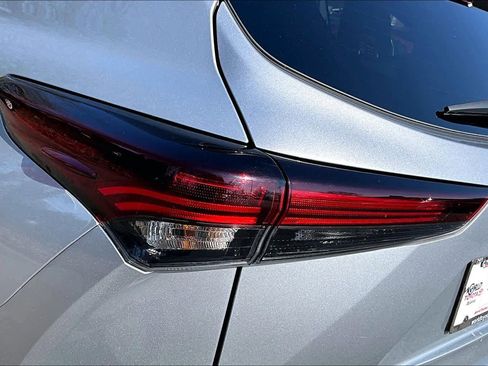 Certified 2024 Toyota Highlander LE image 27