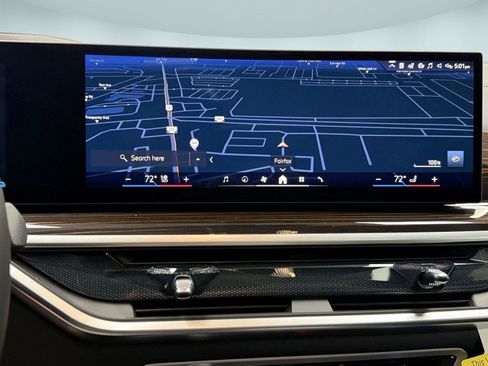 Used 2025 BMW X5 xDrive50e w/ Premium Package image 30