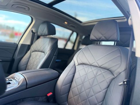 Certified 2024 BMW X7 xDrive40i w/ Premium Package image 16